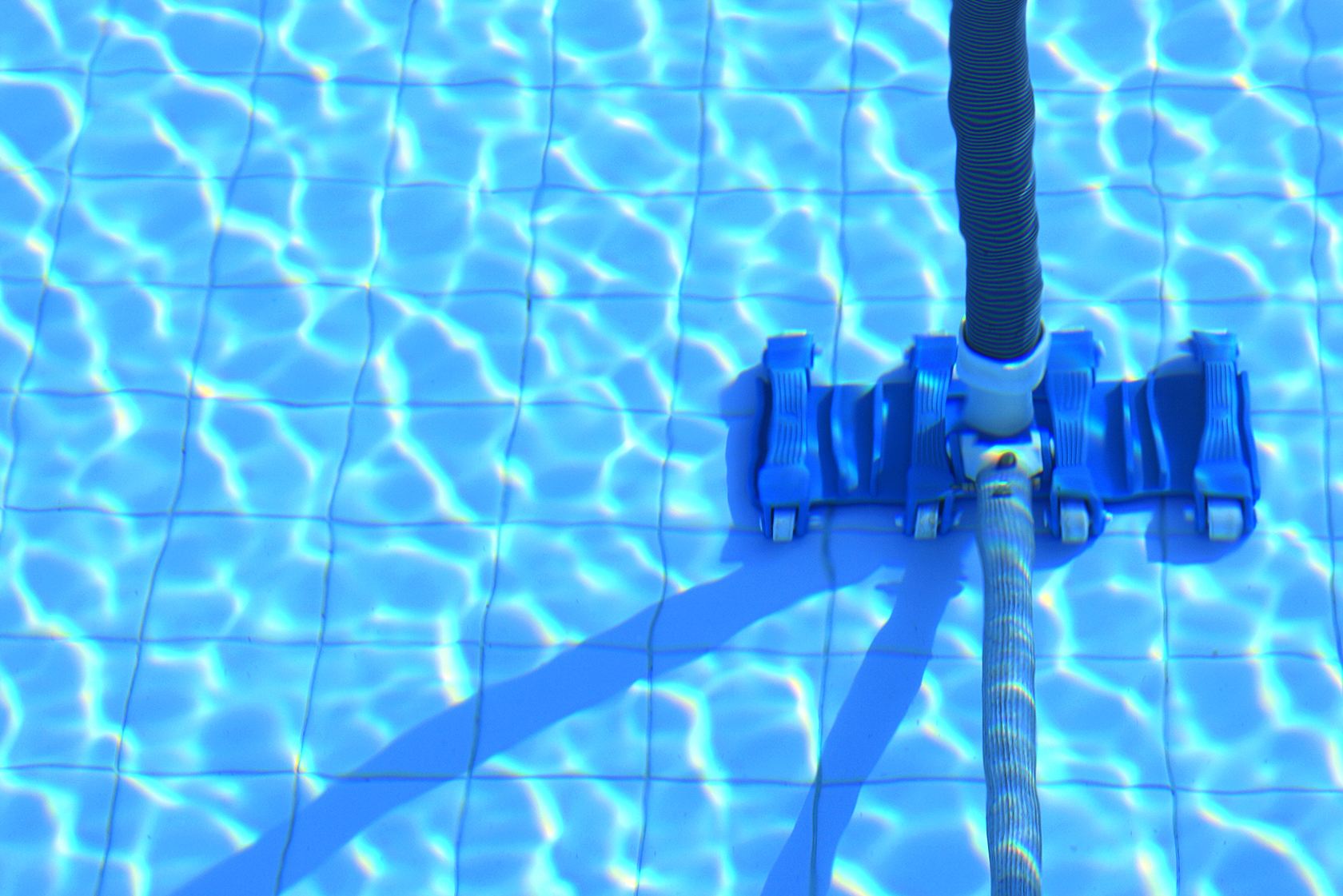 Pool nach dem Winter richtig reinigen JUMBO