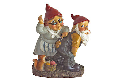 Image of Home and More Zwergenfrau nähend bei JUMBO