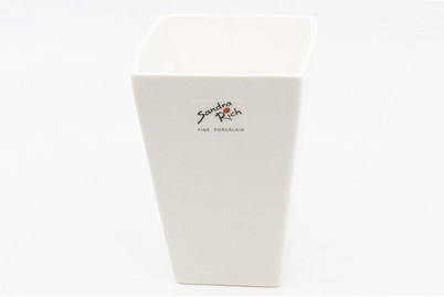 Image of Square - Porzellan Vase konischoben L/B/H: 9 x 8 x 12.5cm / unten L/B: 5.5 x 5.5cm bei JUMBO