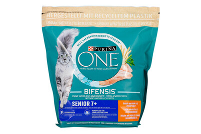 Image of Purina ONE Trocken-Katzenfutter Senior Huhn & Getreide bei JUMBO