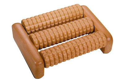 Image of Fussmassageroller mit 1x3 Holzrollen bei JUMBO