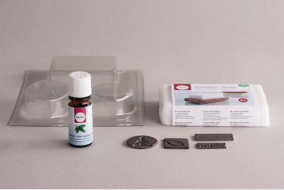 Image of Bastelpackung Seife-Giessen handmade with love bei JUMBO