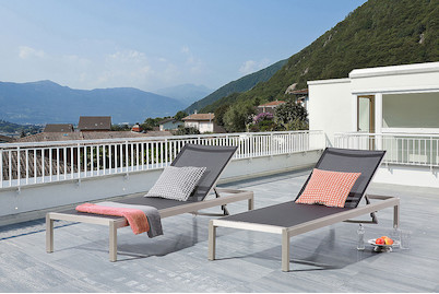 Image of Beliani Gartenliege Textilbespannung schwarz Fossato bei JUMBO