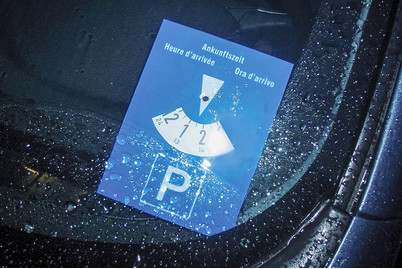 Image of Parkscheibe mit Haftfolie 110x150mm bei JUMBO