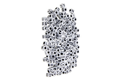 Image of Glorex Kunststoff Würfel Buchstaben mit Loch 50g, 0.5 x 0.5 cm bei JUMBO