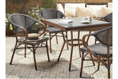 Image of Beliani Gartenstuhl grau / dunkler Holzfarbton 4er Set Caspri bei JUMBO