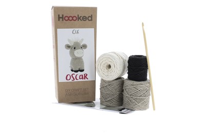 Image of Hoooked Amigurumi Häkelset, Ochse Oscar bei JUMBO